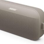 Bose SoundLink Flex Tragbarer Bluetooth Lautsprecher (2. Gen.), Tragbarer Outdoor Lautsprecher, wasserdicht und staubdicht, mit naturgetreuem Klang, bis zu 12 Stunden Akkulaufzeit, Sandstein
