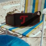 Teufel ROCKSTER Cross 2 Tragbarer Bluetooth Lautsprecher für drinnen und draußen, mit Langer Akkulaufzeit bis 38 Std, IPX5 Strahlwassergeschützt, Stereo Speaker - Black & Red