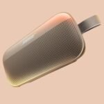 Bose SoundLink Flex Tragbarer Bluetooth Lautsprecher (2. Gen.), Tragbarer Outdoor Lautsprecher, wasserdicht und staubdicht, mit naturgetreuem Klang, bis zu 12 Stunden Akkulaufzeit, Sandstein