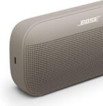 Bose SoundLink Flex Tragbarer Bluetooth Lautsprecher (2. Gen.), Tragbarer Outdoor Lautsprecher, wasserdicht und staubdicht, mit naturgetreuem Klang, bis zu 12 Stunden Akkulaufzeit, Sandstein